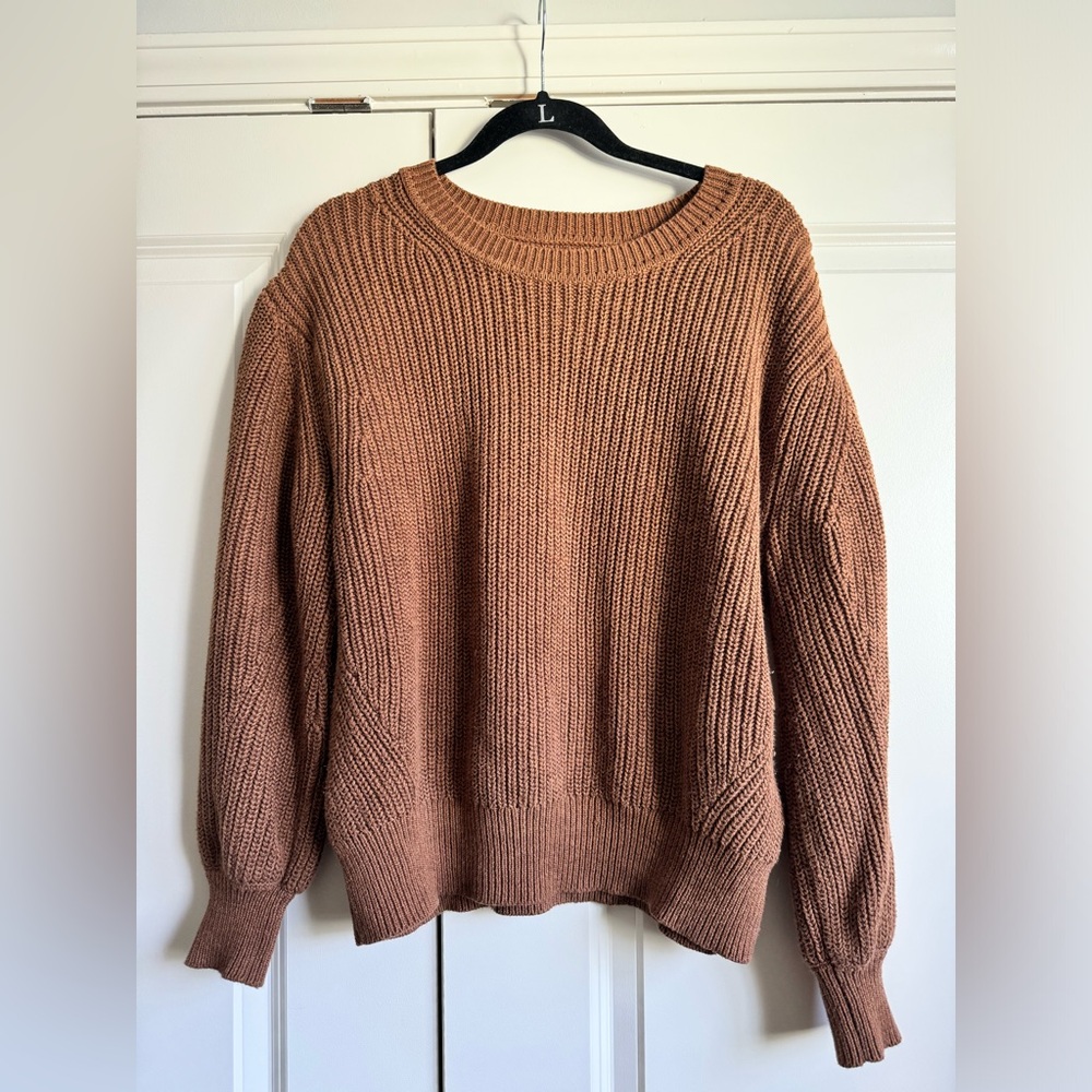 GAP Women’s Shaker Stitch Crewneck Sweater in Brown